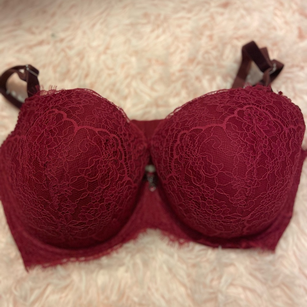 Red Lace Victoria’s Secret Bra